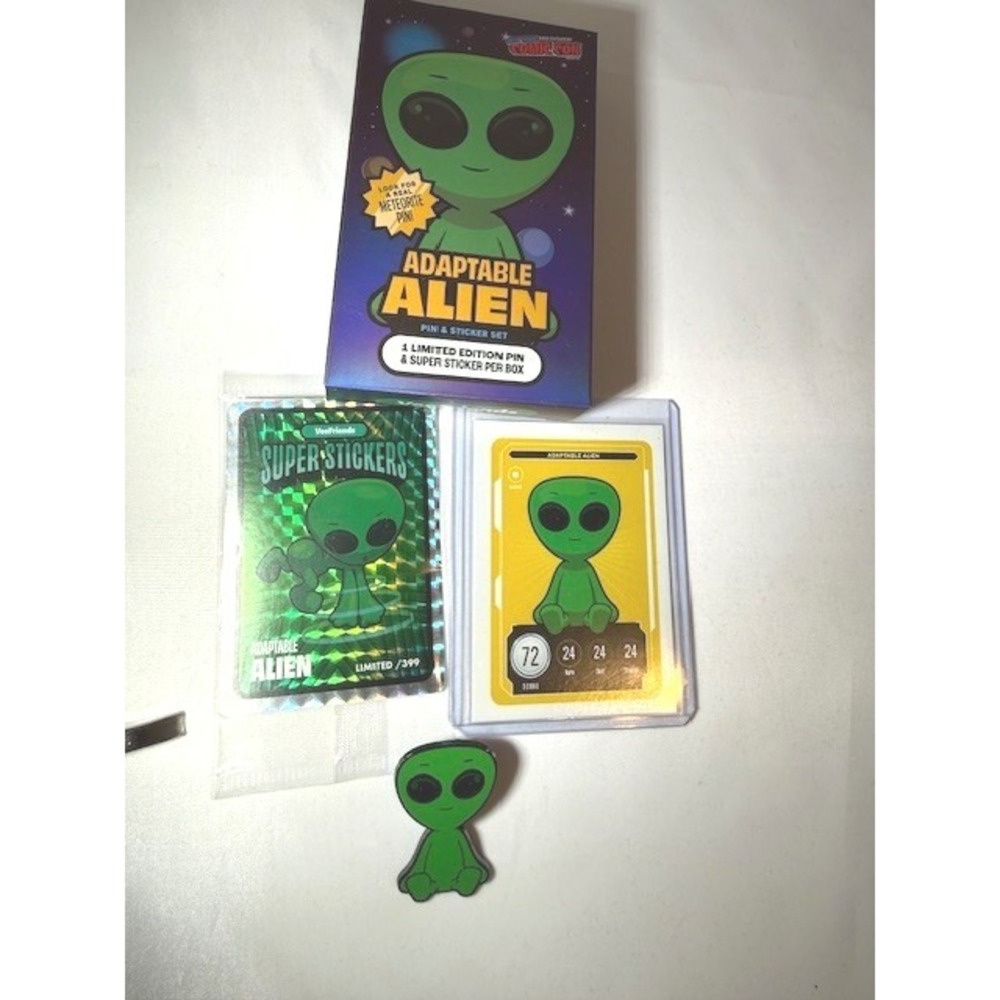 VeeFriends Adaptable Alien NYCC 2022 Limited Edition Pin Sticker Card Set /399